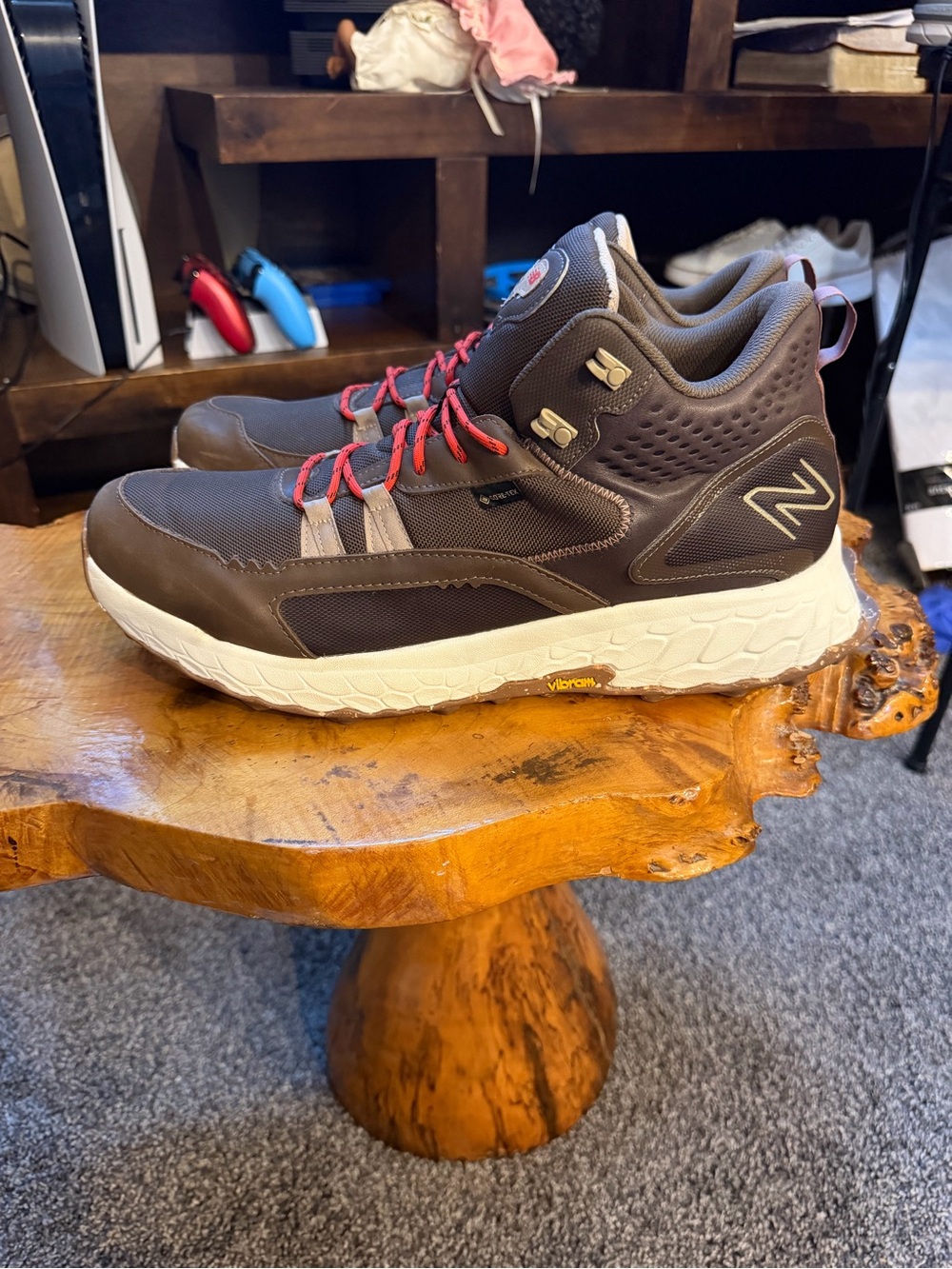 New Balance Hierro Mid GTX Dark Mushroom Brown Trail Boots Men 14 / Women 15.5